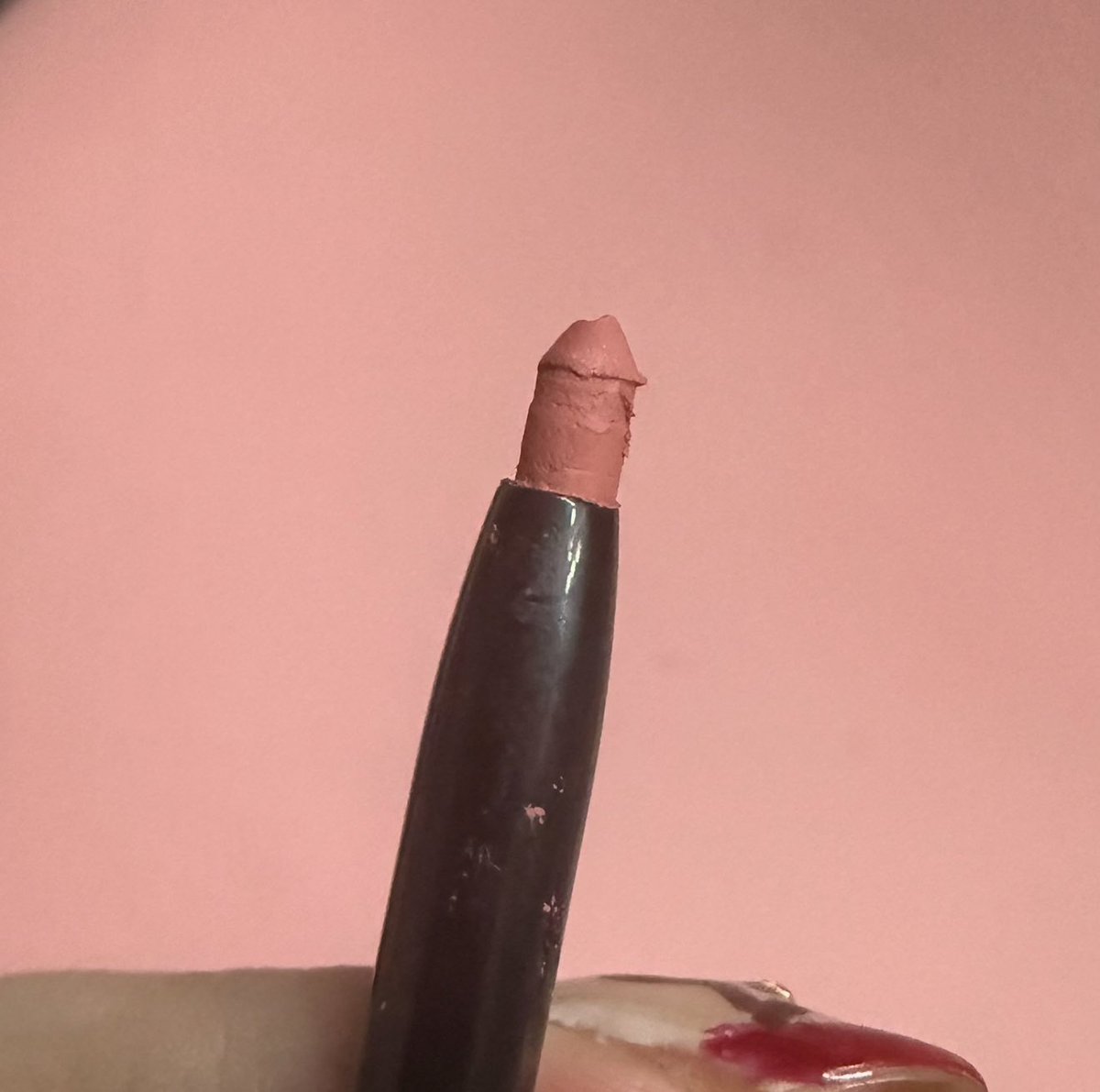 Ik heb een nieuwe lipliner.
…
Ik ben niet de enige die dit ziet hè?