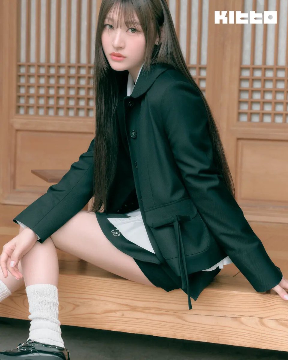 📄 KITTO | Quais características vocês veem nos fãs japoneses?

#MINAMI: Acho que, por não podermos encontrá-los com frequência, os fãs japoneses fazem os fan chants com ainda mais paixão. Quando escutei eles cantando em coreano, fiquei profundamente emocionada.

#RESCENE #리센느