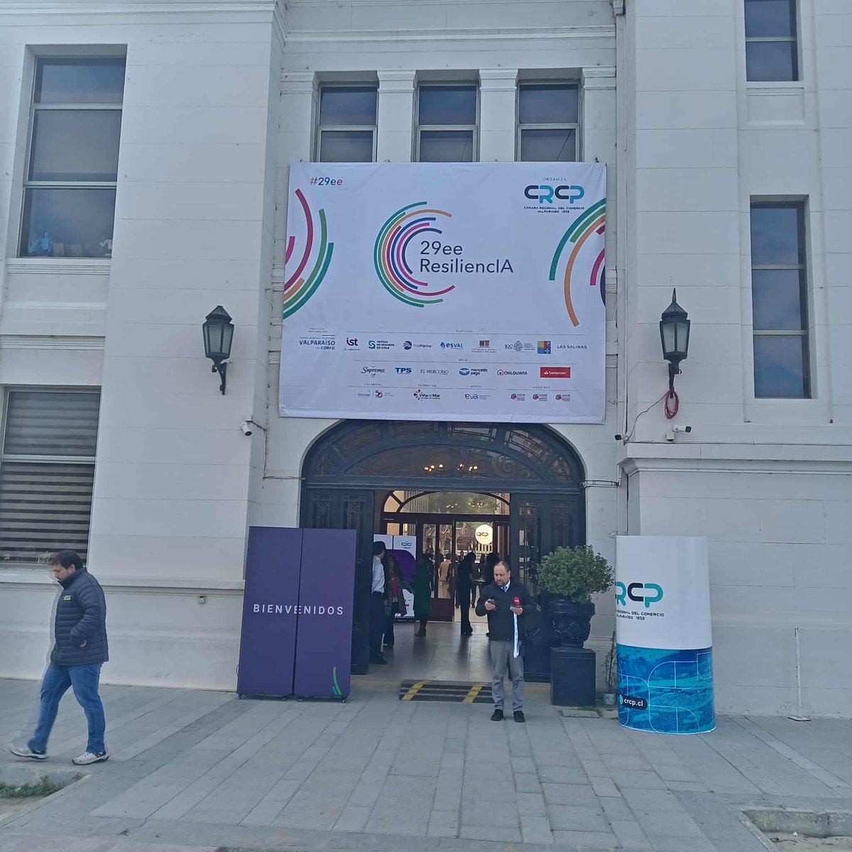dammonstar's tweet photo. El 2 de septiembre tuvimos la oportunidad de participar de una gran experiencia, estuvimos presentes en el 29° Encuentro empresarial y emprendedores #29ee "ResiliencIA" organizado por la camara de comercio de Valparaíso. https://t.co/loBQtHfvme