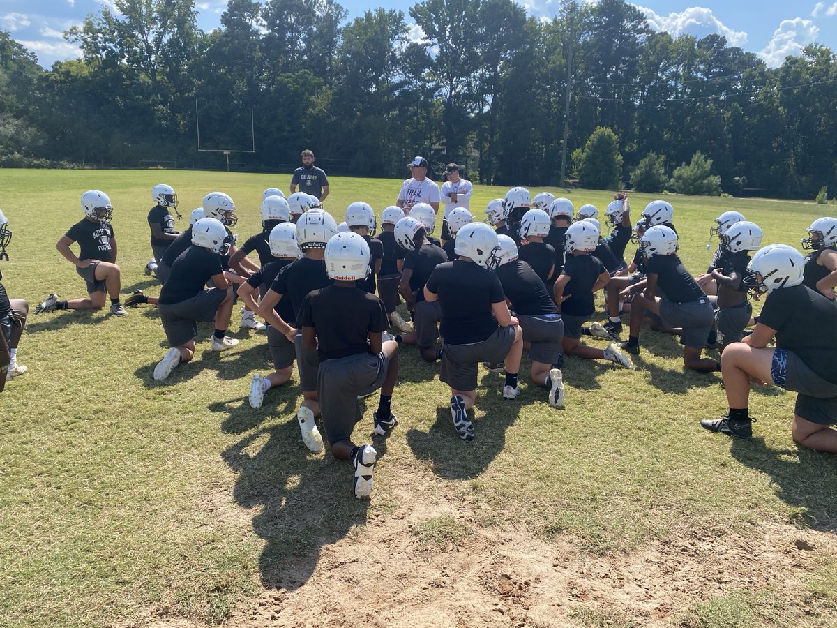 gbi185's tweet photo. @MCMS_Bulldogs getting one percent better on Friday. Hard work will pay off. These young DOGS have embraced the 🏈 MP way #gothesecondmile @smalltweed42 @MPHSFootball https://t.co/jC3SpVIYll