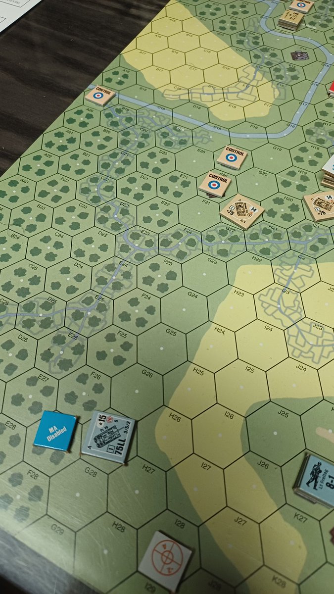 KelsoSargento's tweet image. Ese momento en que vas a enfilar Shermans con tu Panther y sacas doble 6.
Por supuesto, cuando intentas reparar el cañón, Fritz la vuelve a cagar y sacas otro 6.
Dramas Wargameros.
#AdvancedSquadLeader