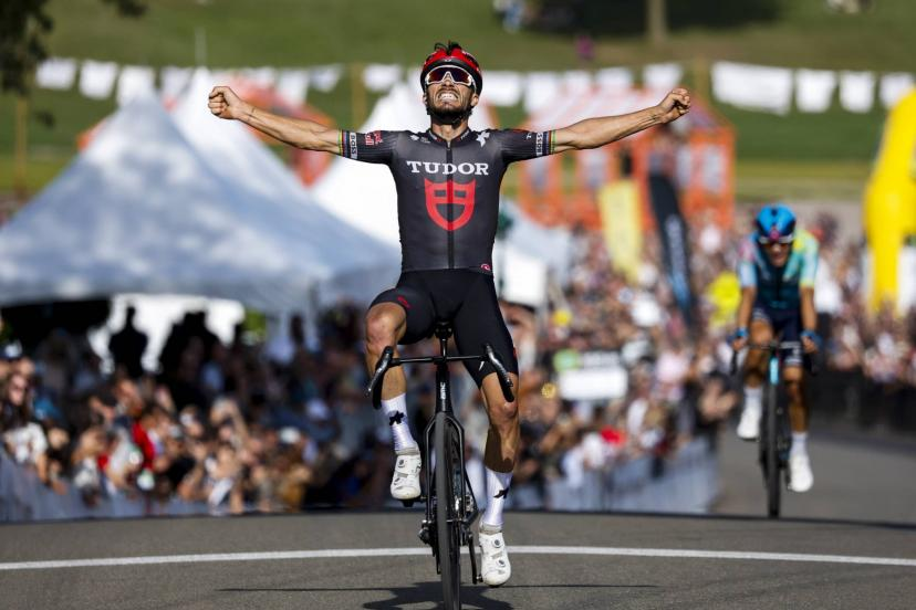 superpro22110's tweet image. 👉Il gagne avec une strat décousu complet, sacré JULIAN gg a lui pour LA Tudor qui en a bien besoin. 

#Quebec #Alaphilippe #bettingsports #cyclisme