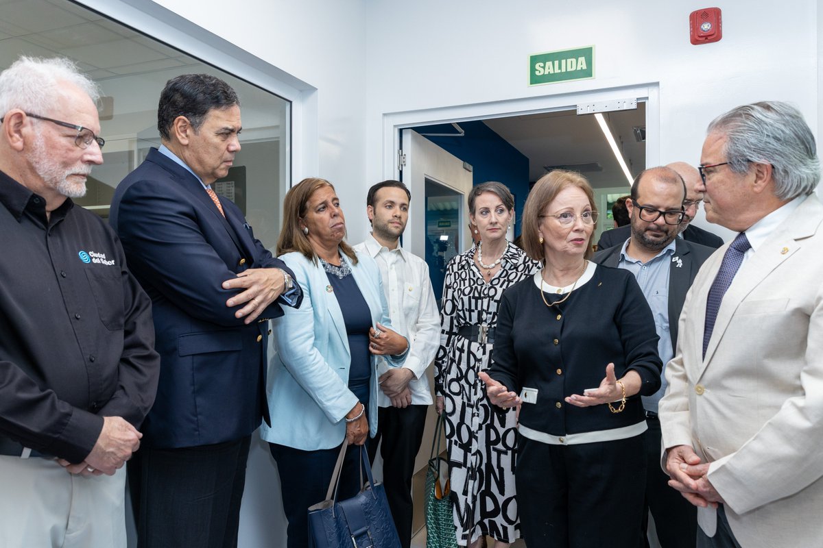 La representante de la <a href="/OPSOMSPanama/">OPS/OMS Panamá</a>, <a href="/AnaRiviereCinna/">Ana RiviereCinnamond</a>, participó en la ceremonia en nombre del <a href="/DirOPSPAHO/">Jarbas Barbosa</a>. Su presencia reafirma el compromiso de nuestra Organización con Panamá y la región, impulsando la investigación y el desarrollo de biofármacos. 🔬🤝 <a href="/senacyt/">Senacyt Panamá</a> <a href="/MINSAPma/">Ministerio de Salud de Panamá</a>