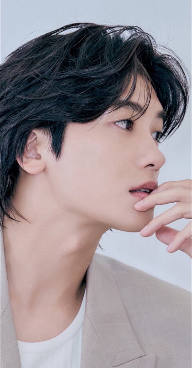 あ〜眠れなかったぁ
4回も目が覚めた

🎵桜風　
聴きながら

これって
ピアノ弾き語り曲🎹かなぁ〜

とか

🎵I Love You Girl 
上手く合わせられるかなぁ〜

とか

今回はどんなビジュアルで登場するんだろ〜

とか

もう！寝れなかったよ〜

#박형식
#パクヒョンシク
#ParkHyungSik