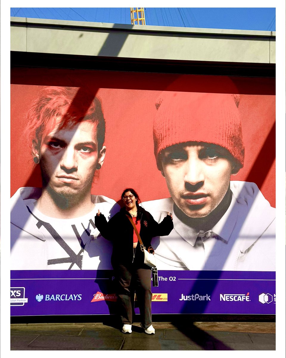 Lilimoonyo's tweet photo. 10 años, 24conciertos y miles de recuerdos. Hoy con el nuevo álbum de @twentyonepilots se cierra una era, pero lo que significan para mí queda para siempre. 💛🖤@tylerrjoseph @joshuadun #TØP #TenYearsOfHistory #breach #twentyonepiløts https://t.co/py1mUOK9dL