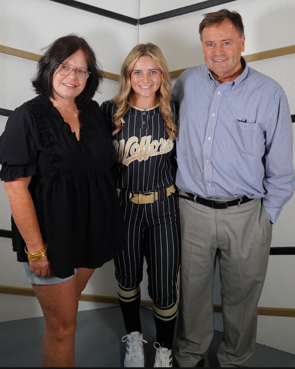 Thank you <a href="/CoachCButler/">Chelsea Butler</a> <a href="/TaylorLiguori/">Taylor Liguori</a> <a href="/kara_shutt/">Kara Shutt</a> and Coach Line for such an amazing visit today! Wofford is such a beautiful place with great programs and even better people!✨🐾 <a href="/WoffordSoftball/">Wofford Softball</a>
