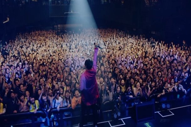 taka_mr_chil's tweet image. おはようございます☁

今朝も
#TalkAboutStadiumTour2015

#足音～BeStrong
住友生命のCMで、新たに好きになってくれる人
あったらいいですね～

”時には灯りのない
　寂しい夜が来たって
　この足音を聞いてる
　誰かがきっといる”

今日も
また一歩
　次の一歩👣