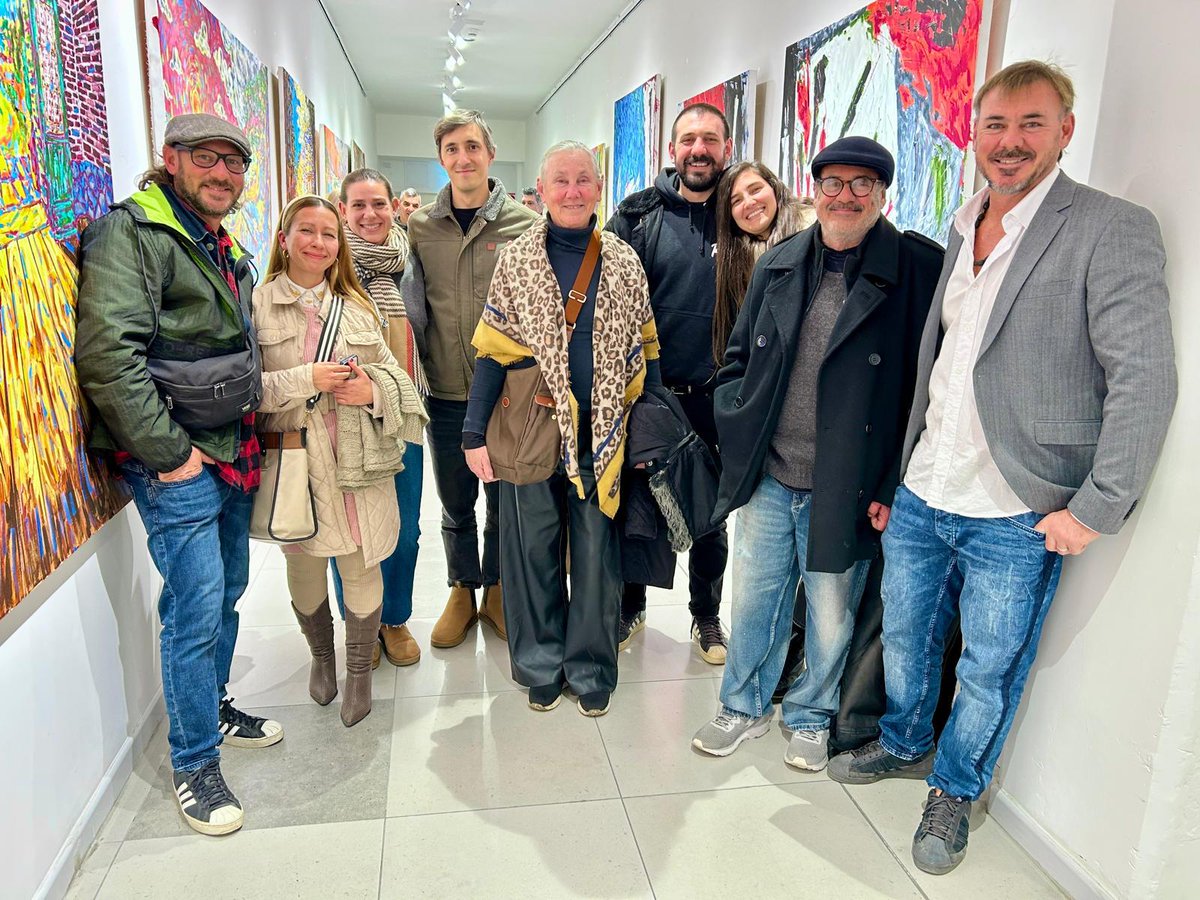 Muestra Punta Shoping,  la familia.