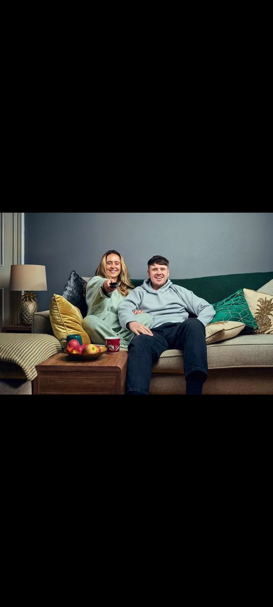 JoeMackenzie16's tweet image. #gogglebox Please bring them back immediately