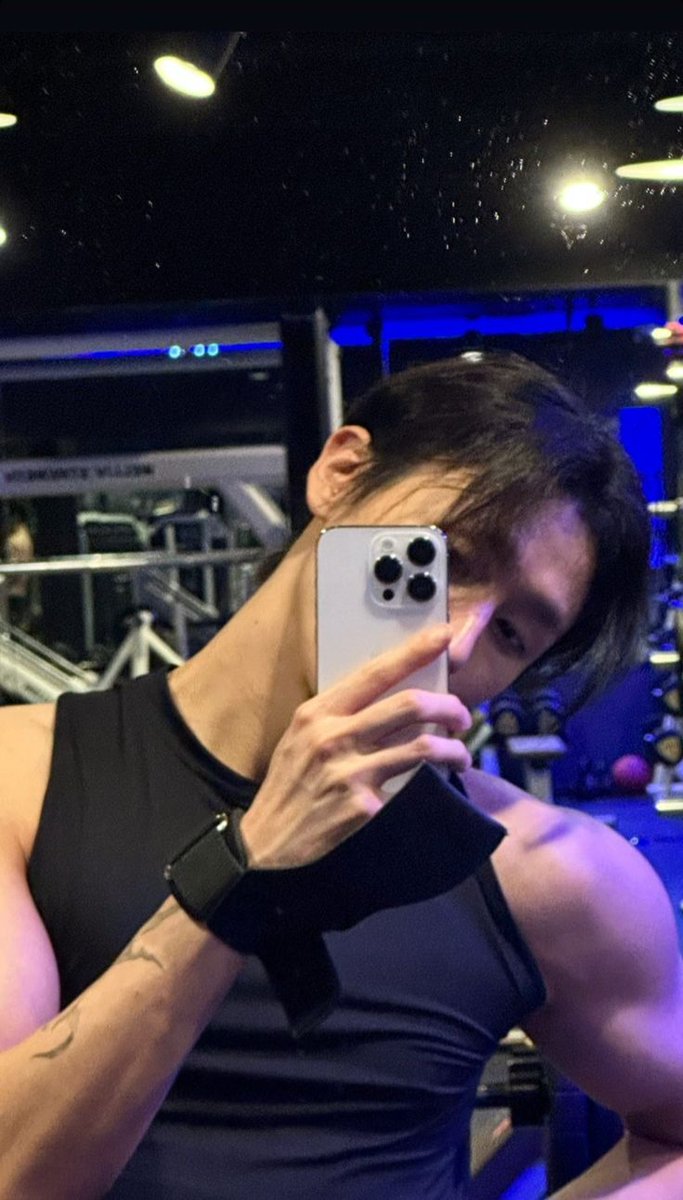 hyungwonnierom's tweet image. Ok ok 🖤💜
#monbebeselcaday #mbbsd #mbbselcaday
#MONSTAX #몬스타엑스
@OfficialMONSTAX