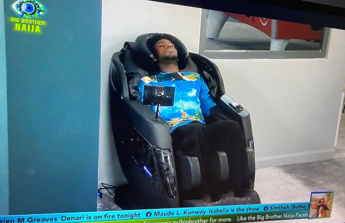 just_me_YES_ME's tweet image. E no easy to carry show on back, his back dey pain am… this massages is needed abeg 😭😭🔥🔥🔥🔥 #BBNaija