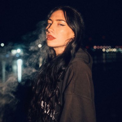 Het werd wel weer tijd voor een #nieuweprofielfoto

Ik doe tegenwoordig weer shoots namelijk hihi