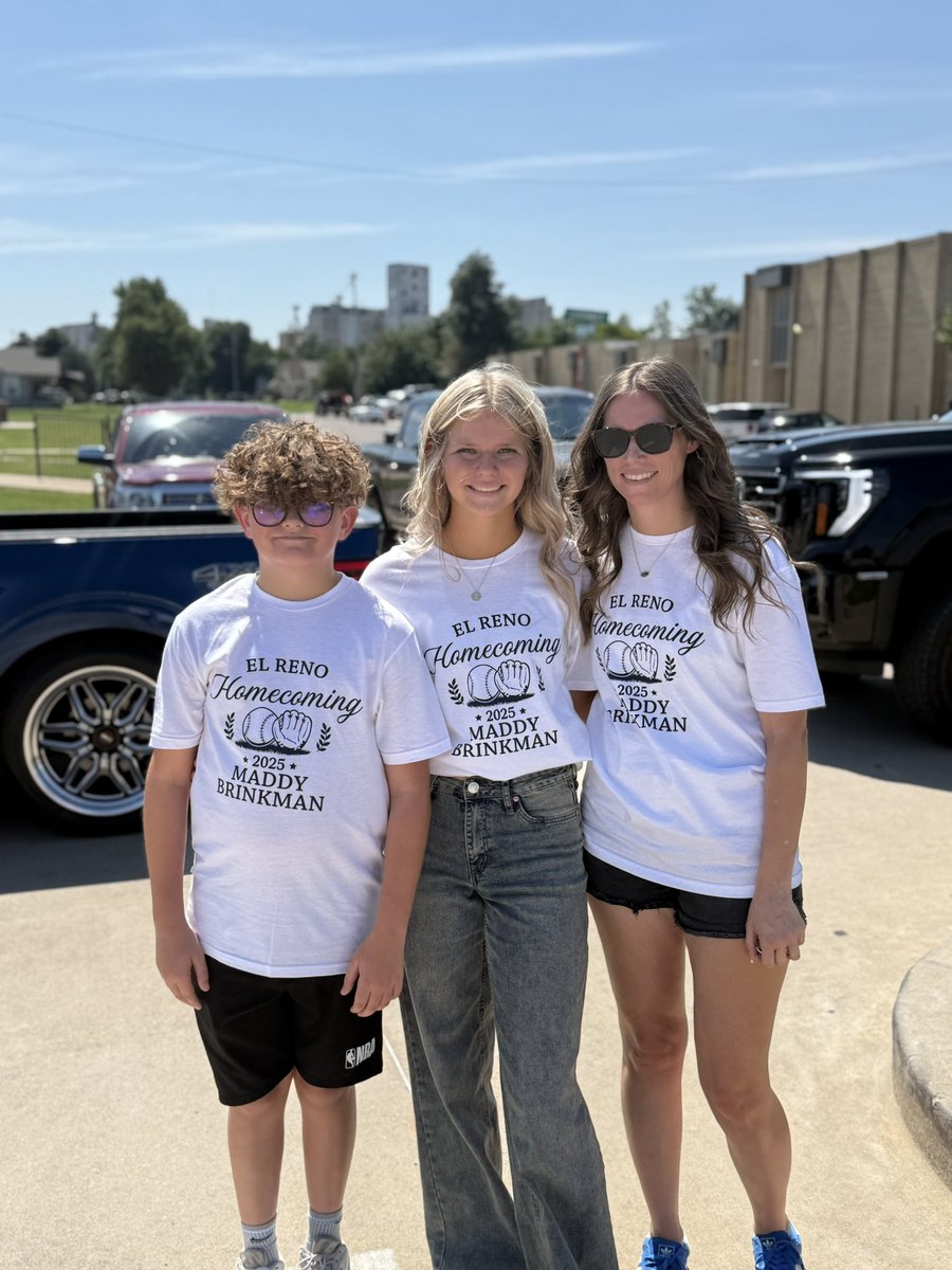 MaddyB2008's tweet photo. Homecoming night is here! Honored to represent El Reno Softball 💙 Thank you to everyone who’s been cheering me on… let’s have some fun tonight! 

#Hoco2025 https://t.co/pl8LLWsFqM