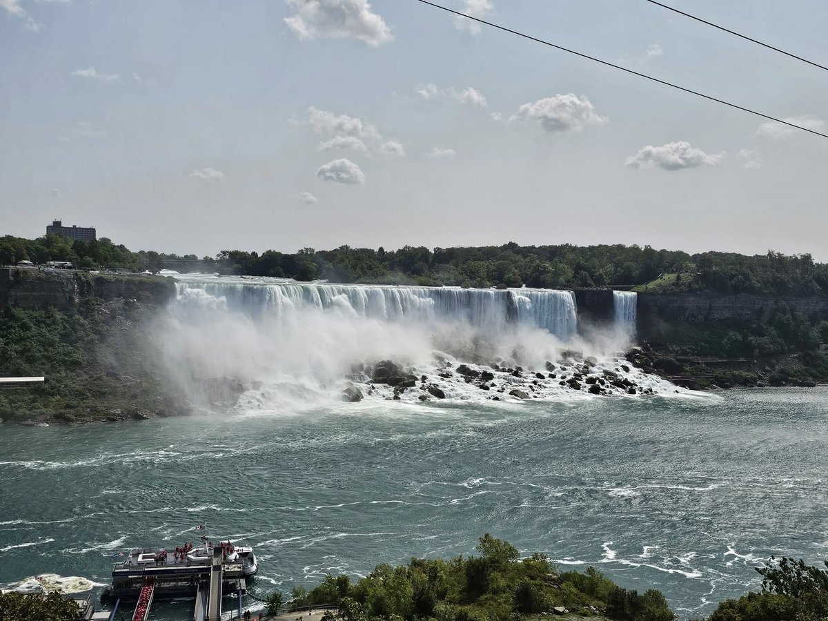 Assignments aren't just about work, they're about adventure! While working in West Virginia, #TeamTriage traveler Sheri journeyed all the way to Niagara Falls, Canada. What unforgettable road trip have you taken during an assignment? Let us know in the comments!🚗
