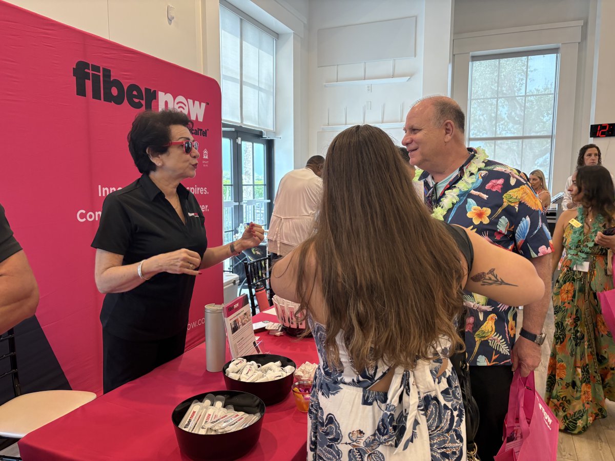 fibernowus's tweet image. We were proud to sponsor Castle Group’s Lifestyle Day of Discovery.

A great day connecting with lifestyle directors and community leaders while sharing how Fibernow keeps communities fiber-fast and future-ready. 

#Fibernow #DayOfDiscovery #CommunityConnectivity #FiberFast