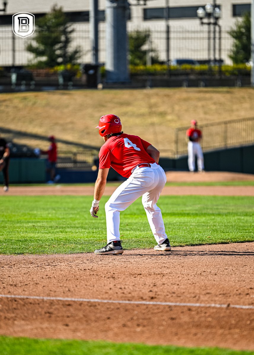A little fall ball for your timeline 🍂⚾️
