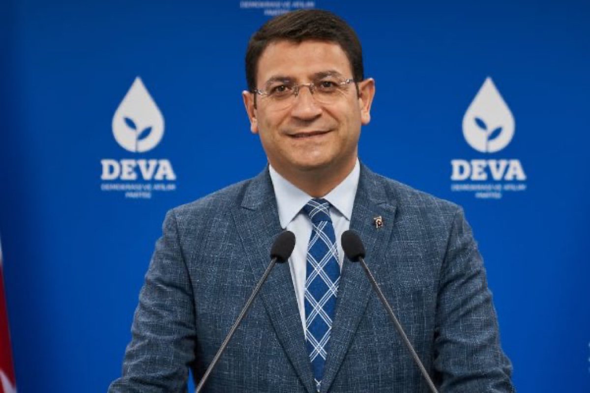 DEVA Partisi Ankara Milletvekili İdris Şahin:

“Elçiye zeval olmasın, vatandaş haklı! 

Cezaevlerinde:
▪️Yatak yetersiz
▪️Suya erişim kısıtlı
▪️Hijyen yok
▪️Sağlık yetersiz

Bu tablo infaz hukukunu aşan bir cezalandırmadır. Dile getirmek bizden, çözüm Yılmaz Tunç’tan!”