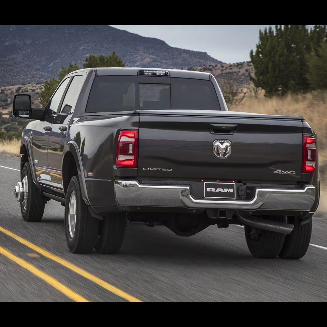 lenstoler_cdjr's tweet image. From the construction site to the campsite, the Ram 3500 delivers heavy-duty reliability wrapped in serious comfort. Work hard, ride harder! 🛠️ #RamHD #PowerAndPrecision