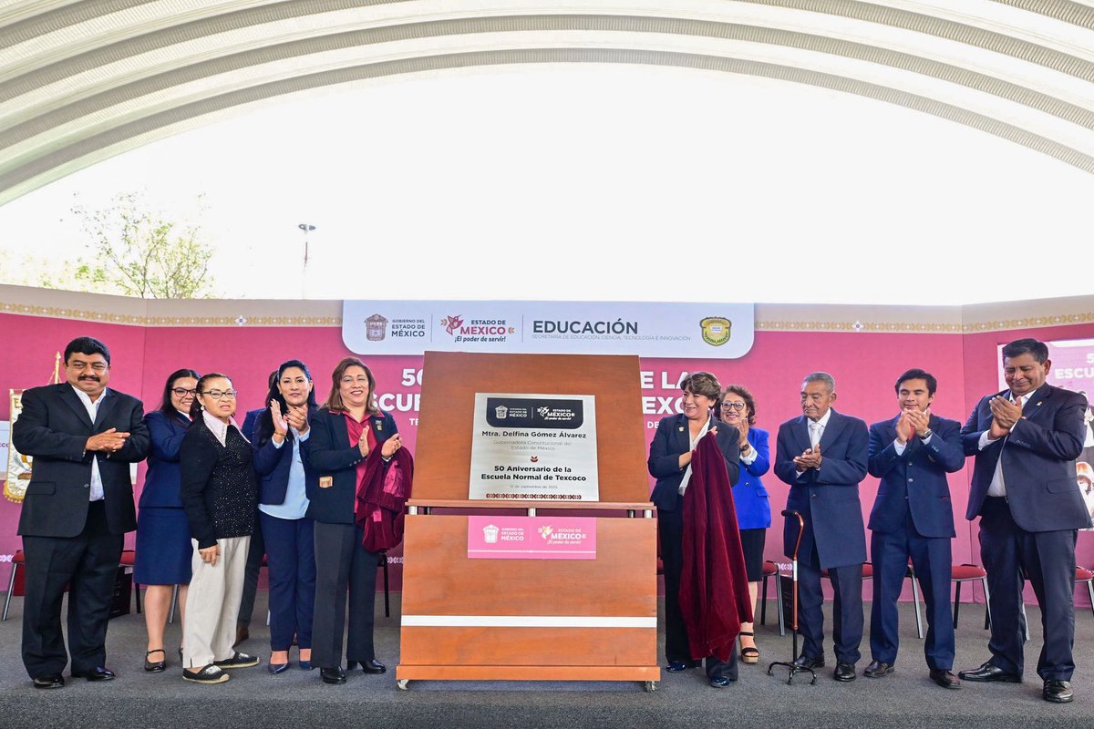 🎓Hoy, como texcocana y egresada de la Escuela Normal de Texcoco, celebro con mucha alegría su 50 aniversario. Esta institución ha formado a generaciones de maestras y maestros que, con vocación y entrega, han marcado la vida y el destino de miles de mexiquenses y me siento muy
