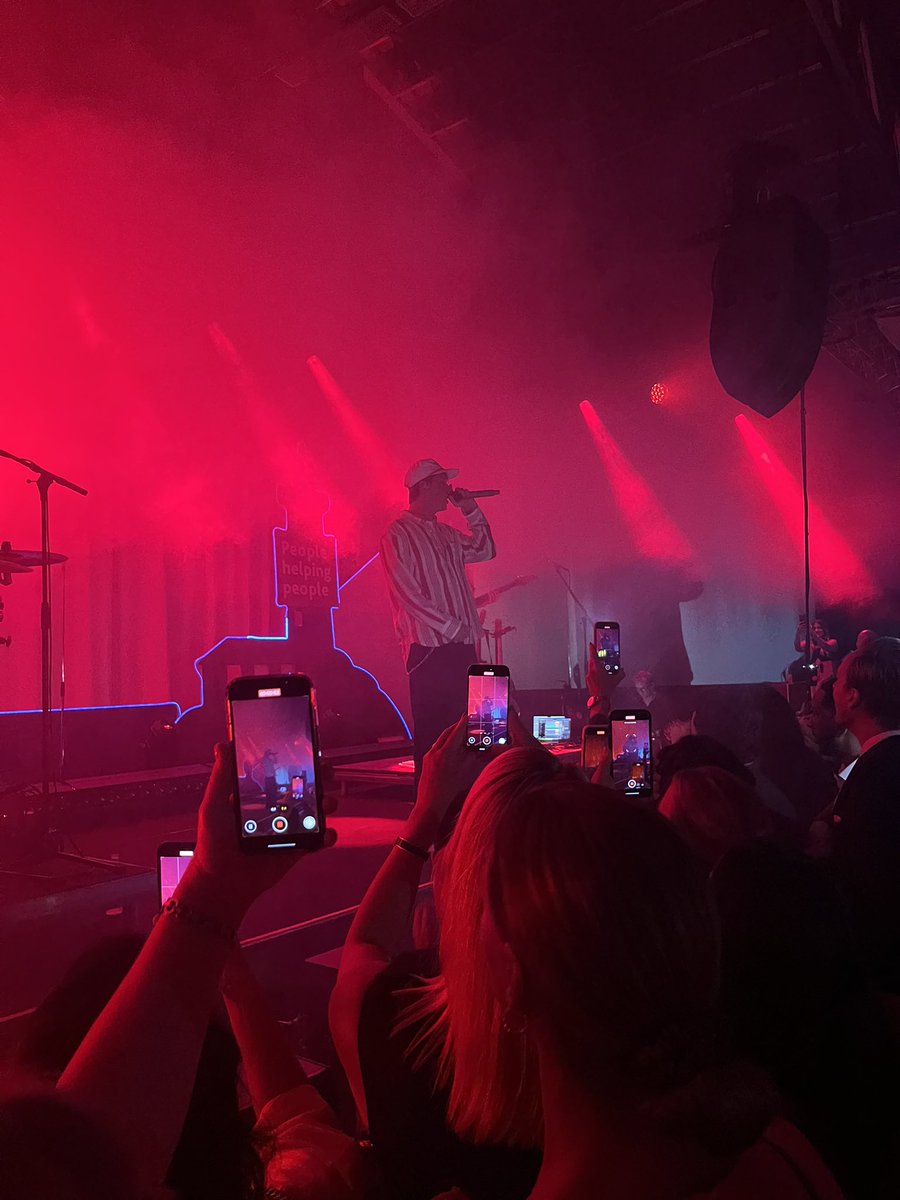 Att jobbet hyrt in självaste Leksell till vår nationella samling är ändå något extra. 

Och en alldeles otrolig prestation därtill!