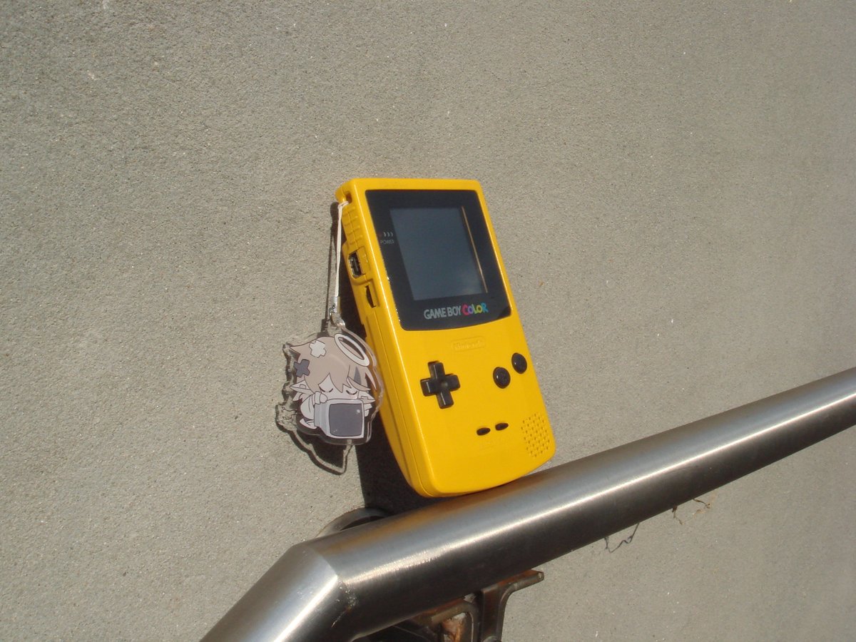 haelPC's tweet image. childhood gameboy color