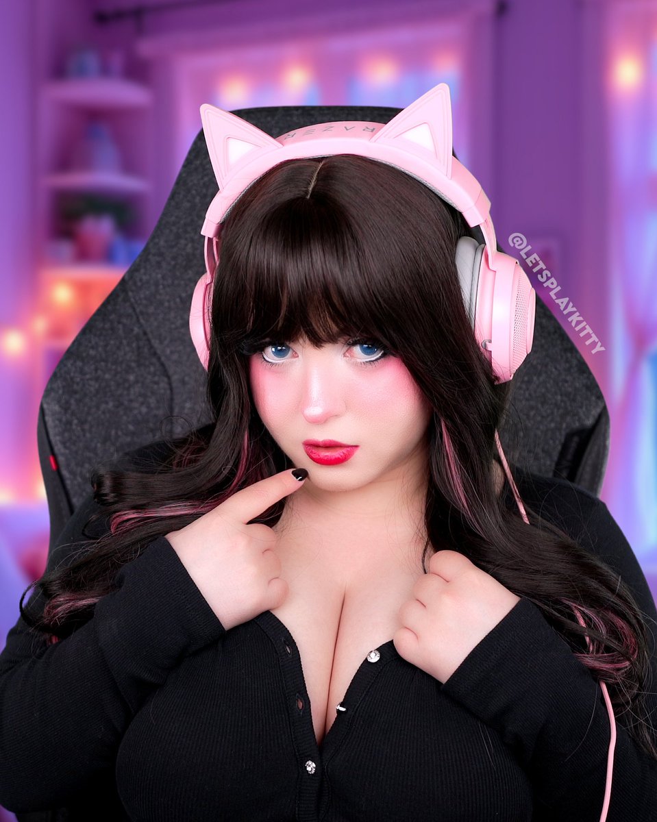If you could play any game with me, what would it be? 🎮💕