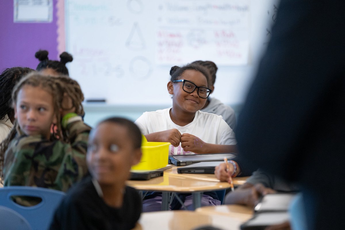 MayorBMScott's tweet photo. Stopped by Glenmount Elementary/Middle School this morning to let our young people know that the only person who can keep them from reaching their full potential are themselves. 

Keep striving, keep learning, and keep showing up everyday! https://t.co/nIltv3T11w