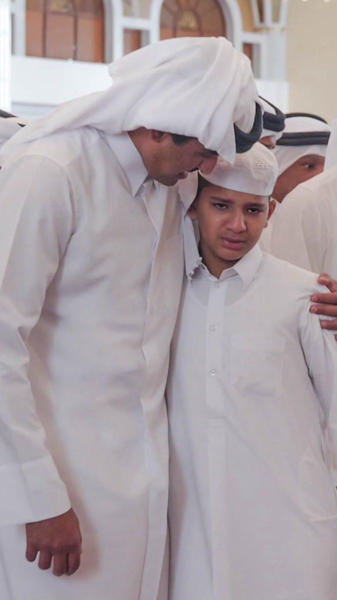 أنا أبوك بعد أبوك❤️ 
الله يجبر قلبه ويلهم أهله الصبر والسلوان تعازينا لدوله #قطر  عظم الله اجركم واحسن الله عزاكم <a href="/TamimBinHamad/">تميم بن حمد</a> <a href="/MofaQatar_EN/">Ministry of Foreign Affairs - Qatar</a> <a href="/QatarNewsAgency/">وكالة الأنباء القطرية</a>