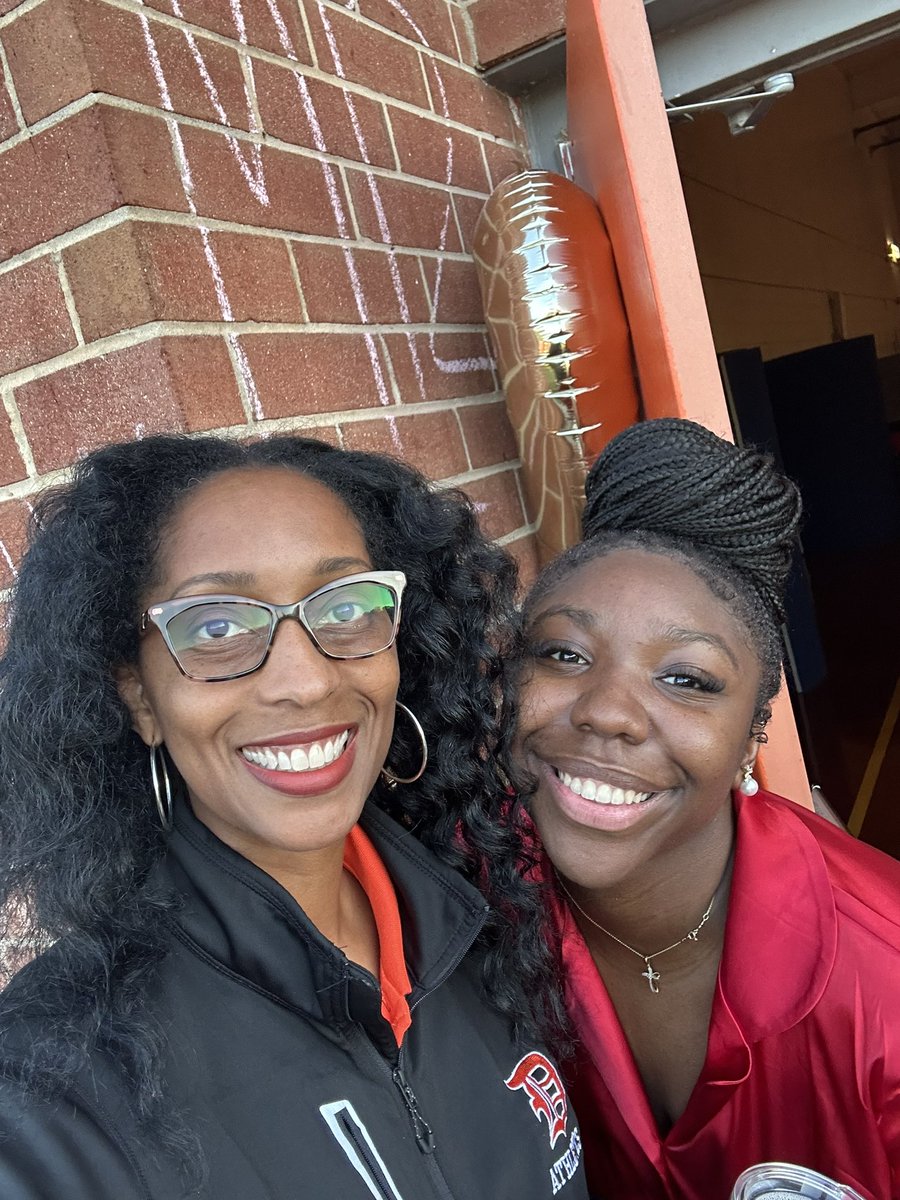 Senior Sunrise for our C/O 2026 Tigers!!!! The scholars enjoyed themselves!!! memories that last forever! #DuVal #Tigers #SeniorSunrise <a href="/DuValHSTigers/">DuVal Athletics</a> <a href="/DuValPTSA/">DuValPTSA</a> <a href="/DrHumphrey5/">Dr. Humphrey</a> <a href="/Dr_Ed_Ryans/">Ed Ryans</a> <a href="/msleonardbiz/">Ms. Tajanay Leonard, MSA</a>