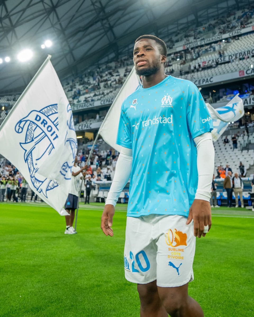 Hamed Junior Traoré 🇨🇮 n’a pas joué aujourd’hui 😢😔

🏆 Victoire 4-0 face à Lorient

⚽️ Greenwood, Pavard, Gomes et Aguerd

Malgré cela, l’OM a bien gifler Lorient.

🧤Clean Sheets de De Lange pour son première match de la saison

#OMFCL #TeamOM #OM