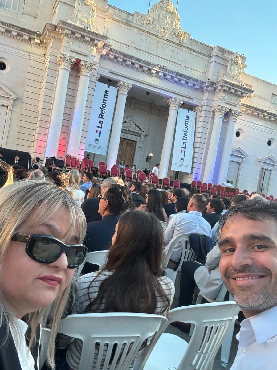 Con mucha emoción hoy cierro el ciclo de "Ficha Limpia" en Santa Fe: logramos la ley provincial y que se incluya en la Constitución.
Conocí a dos personas ejemplares que hoy estuvieron ahí en la Jura de la Constitución: ex diputado nacional <a href="/juanmartinmusac/">Juan Martín</a> y <a href="/Mariela65365798/">Mariela Rodríguez</a>.
❤️