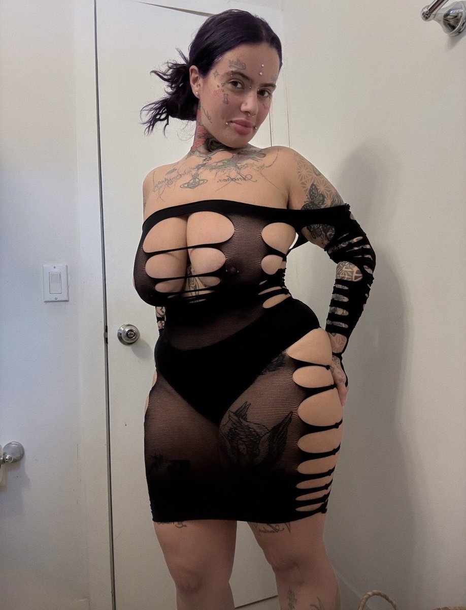 GABRiELA (@bloodwr1st) on Twitter photo 