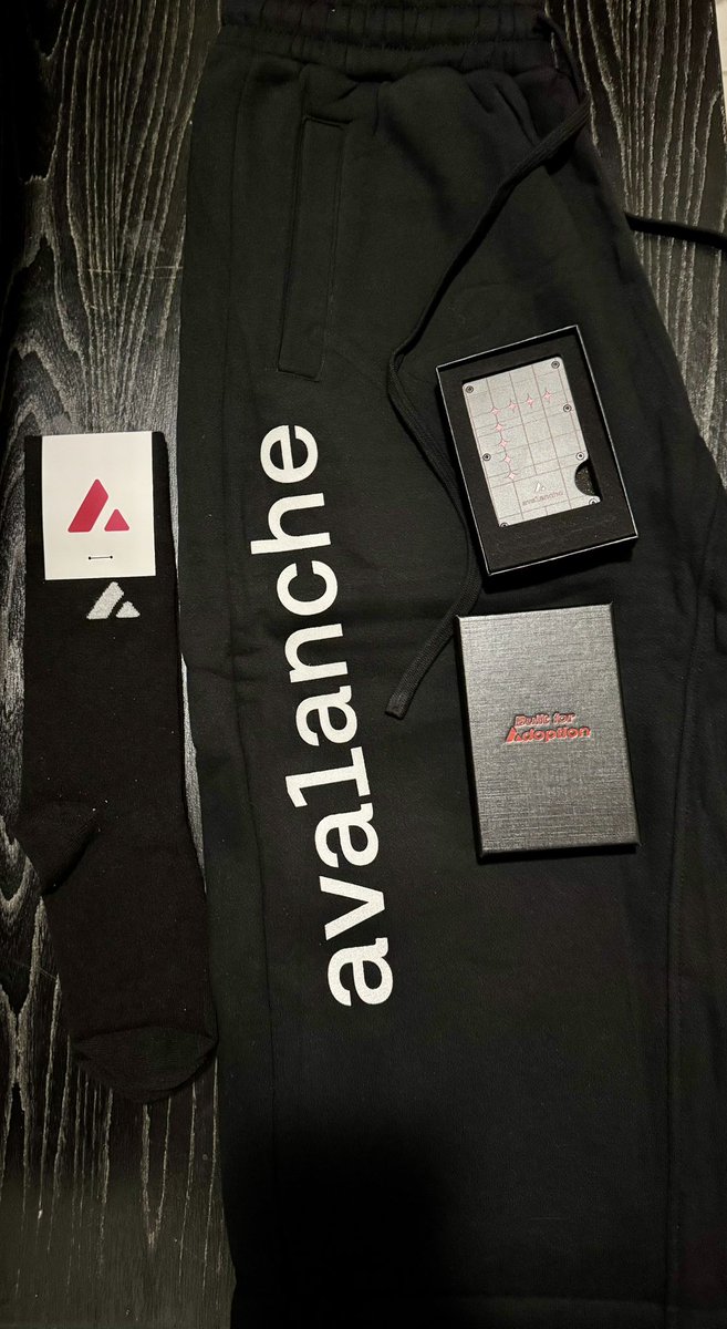 JayR (@jayr3o5) on Twitter photo Shout out to the <a href="/avax/">Avalanche🔺</a> team and <a href="/vanyapestana/">vanya</a> for the drip!!
These sweat pants feel like butter so soft!!
Dope wallet and socks as well.
Will take <a href="/VitalikButerin/">vitalik.eth</a> banana photo when I decide to wear the pants ✌️ Shout out to the <a href="/avax/">Avalanche🔺</a> team and <a href="/vanyapestana/">vanya</a> for the drip!!
These sweat pants feel like butter so soft!!
Dope wallet and socks as well.
Will take <a href="/VitalikButerin/">vitalik.eth</a> banana photo when I decide to wear the pants ✌️