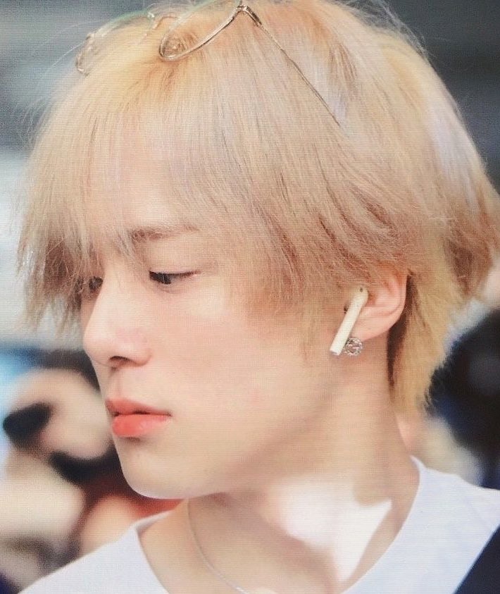 hyukamor's tweet image. blondhyuk the audience yearns for you

#monbebeselcaday #mbbsd #mbbselcaday
#MONSTAX #몬스타엑스