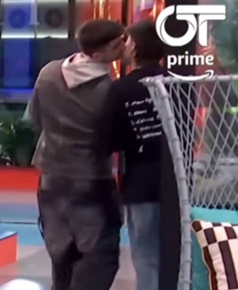 ally🫧 (@maartinism) on Twitter photo 