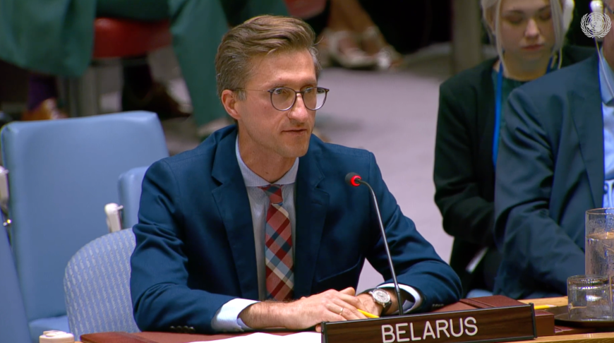 At the #UNSC 🇺🇳#Belarus🇧🇾 reaffirms commitment to peace. Dialogue, ceasefire &amp; firm guarantees are the only path are the only path towards de-escalation. Closure of borders between #Belarus🇧🇾 and Poland threatens stability in the region