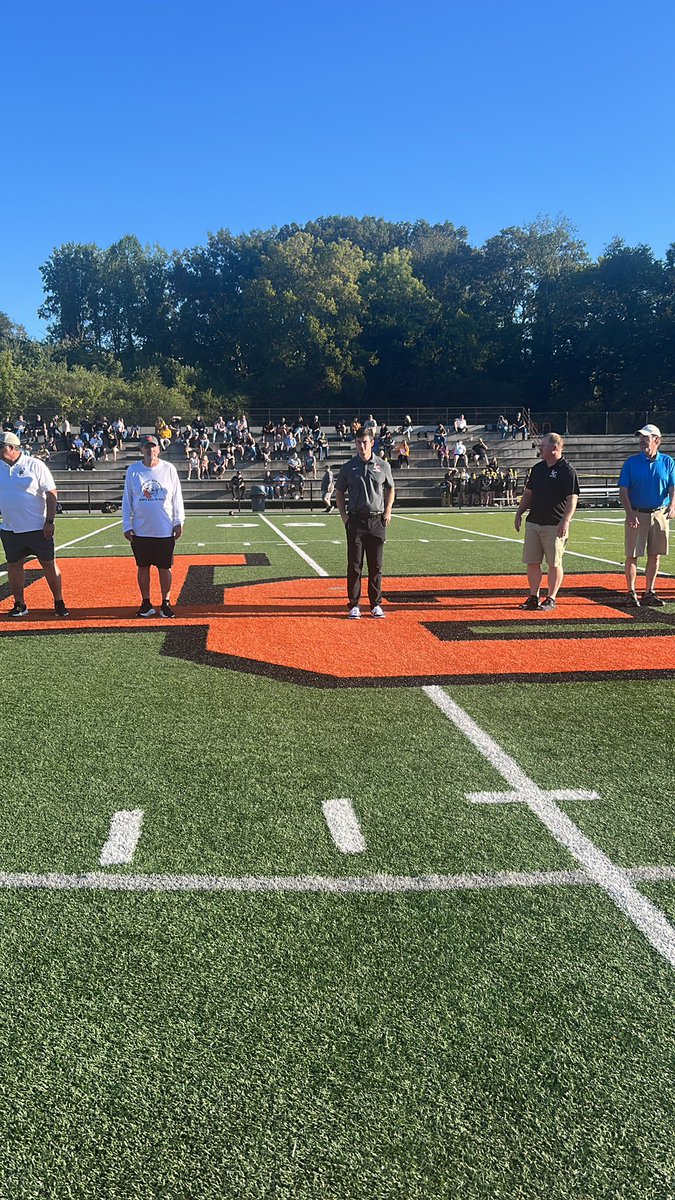 Lenoir City men’s basketball coach Dylan Brewster has been inducted into the Lenoir City High School Sports Hall of Fame 🏀🔥

Congrats to Coach Brewster!