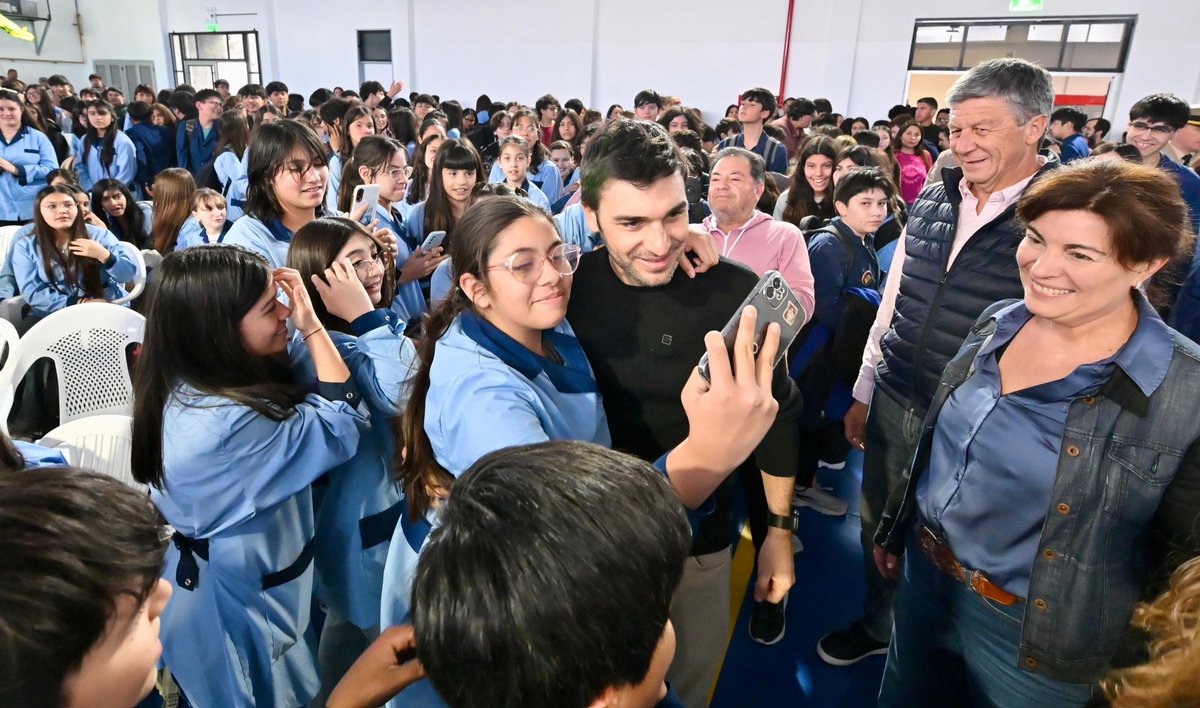 SEGUIMOS CUMPLIENDO: INAUGURAMOS LA ESCUELA DE BIOLOGÍA MARINA COMPLETAMENTE RENOVADA

A fines de 2023, apenas asumimos, nos encontramos con un panorama desolador, por culpa de la desidia y la indiferencia de los gobiernos anteriores. La Escuela N° 704 de Biología Marina de