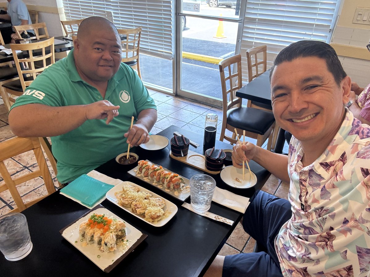 This is <a href="/veefriends/">VeeFriends</a> !
Got to link up with Chris (TamaTama808) to connect and hand deliver his BIG sapphire hits from the draft break!
VFs IRL is the alpha! :)