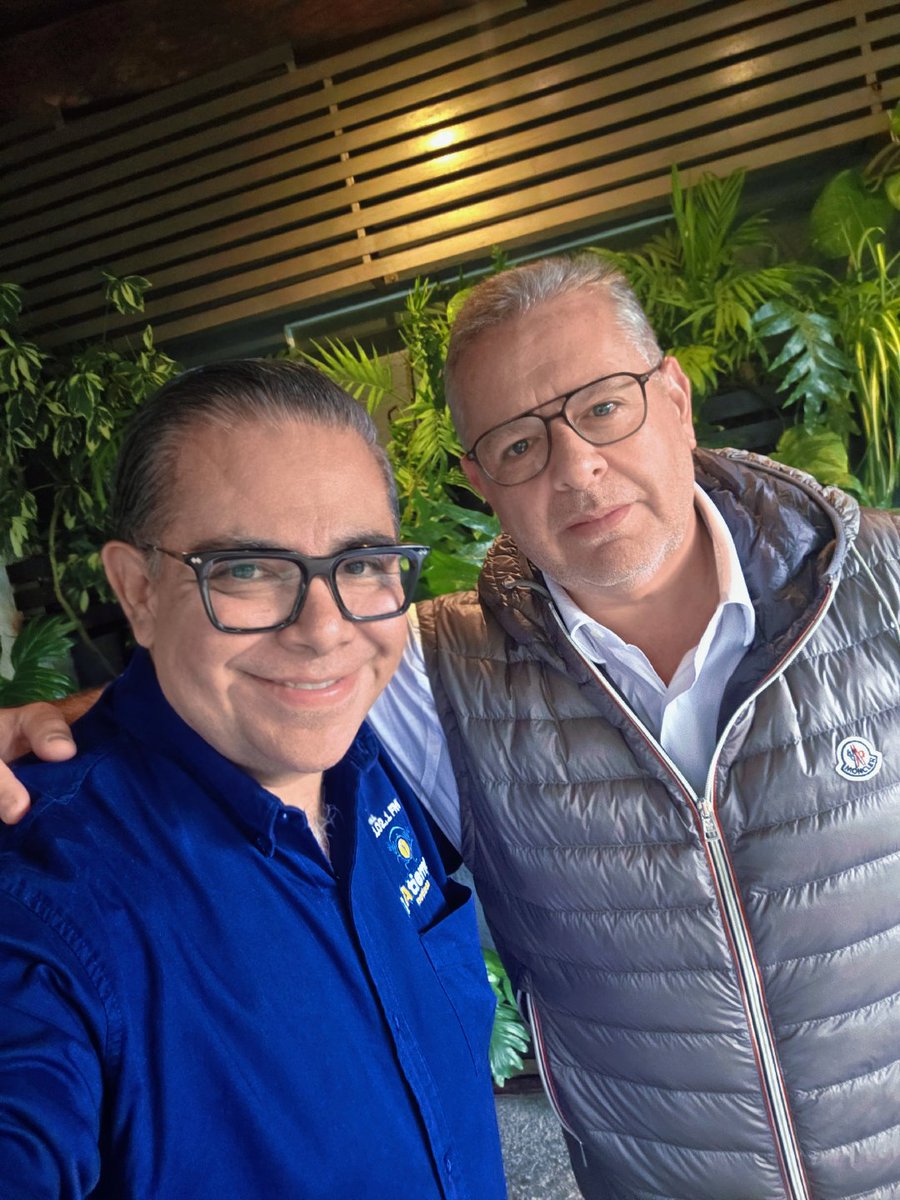 En La Tropical Caliente 102.1 comienza una nueva etapa. Grupo JV toma el control de una de las emisoras más reconocidas de #Puebla, con <a href="/JulianVentosaT/">Julian Ventosa T</a>  al frente como CEO.
Su llegada significa respaldo, confianza y el impulso para consolidar y fortalecer nuestro proyecto