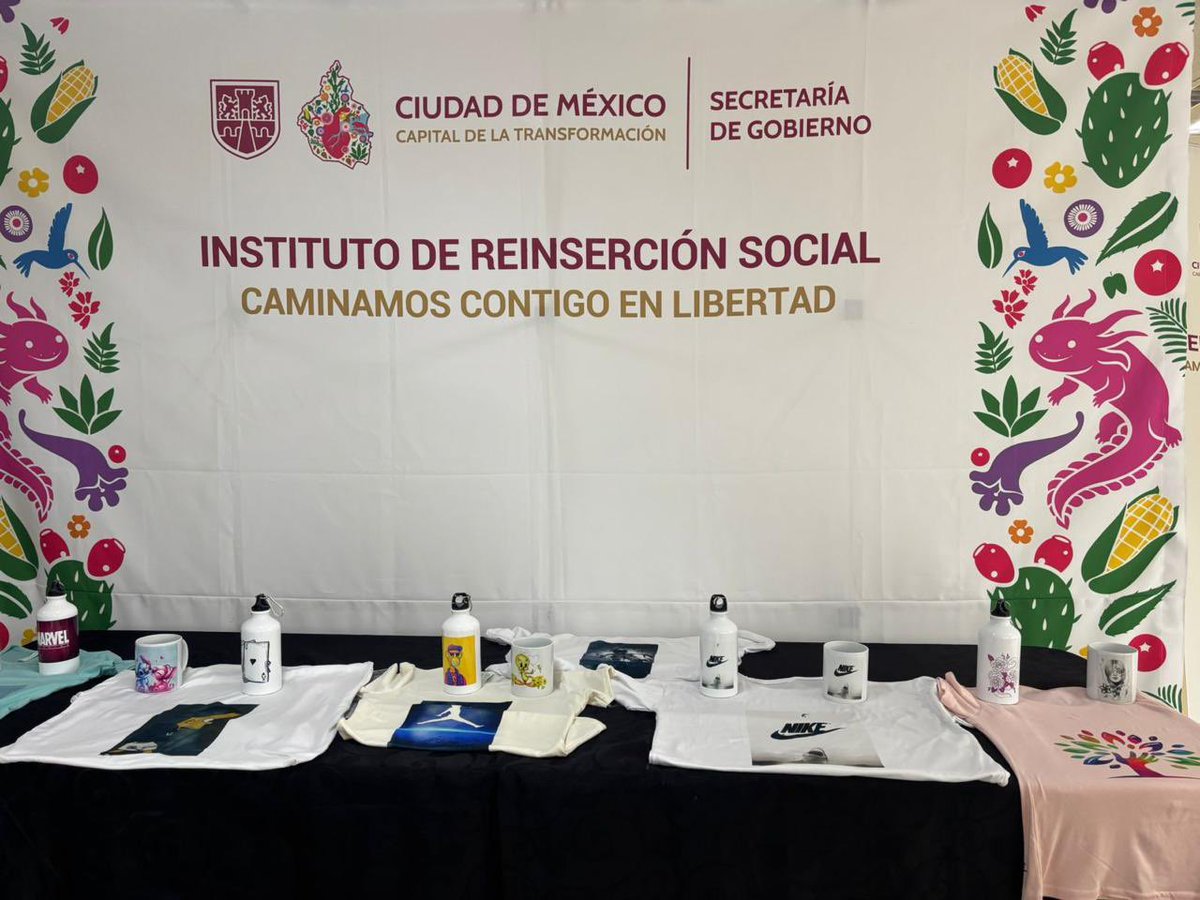 ❤️Por medio de nuestro Programa de Reinserción Social y con la invaluable colaboración del <a href="/ReinsercionCDMX/">Instituto de Reinserción Social CDMX</a>, continuamos con la capacitación en serigrafía a Personas Liberadas de Centros Penitenciarios.
🙏Al día de hoy cuentan con herramientas para emprender un micronegocio y