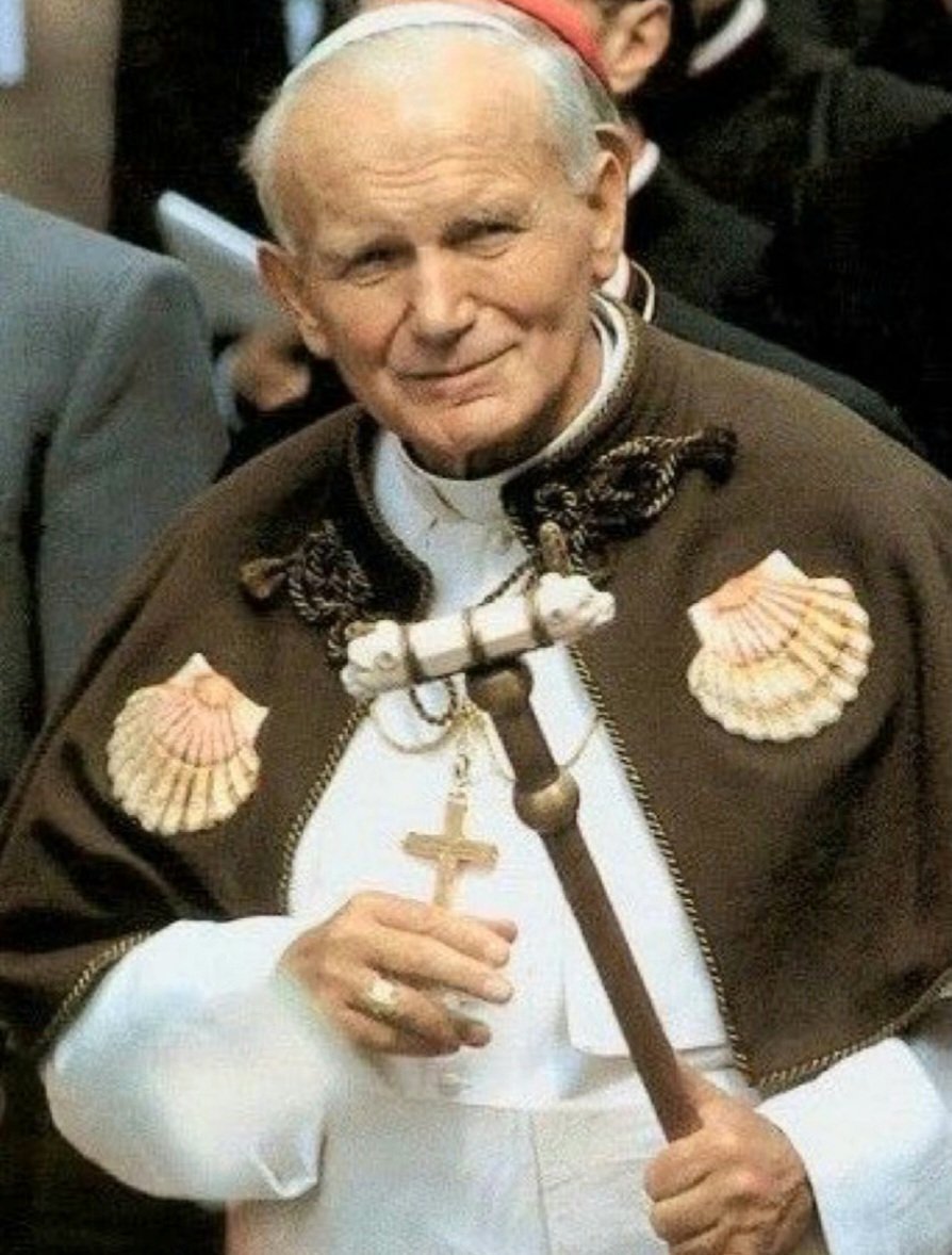 San Juan Pablo II: "La paz exige cuatro condiciones esenciales: verdad, justicia, amor y libertad". Nos recuerda q la paz no es solo la ausencia de conflicto, sino la presencia activa d condiciones que promuevan el florecimiento humano en todos los aspectos. Ea, pues, a por ello.