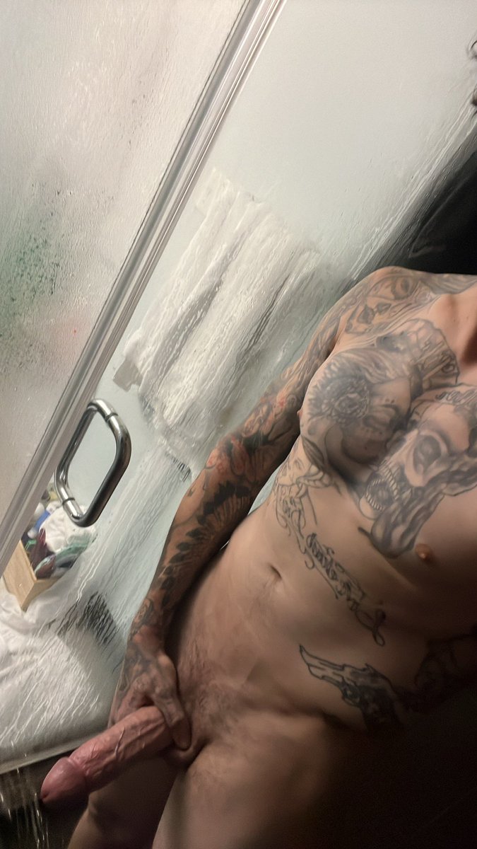 Chanchanman92's tweet photo. @asian_houston how you like this shower scene to walk in on? https://t.co/OVzdJbx7VQ