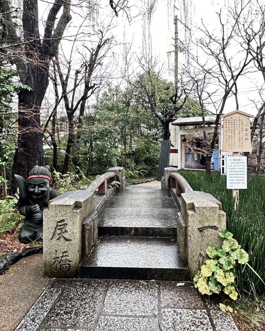 kinpei_kinun's tweet photo. この写真、
 本当にすごいです...
 
借金に追われ、一文無しになってしまった友人に
 この写真を保存するように勧めると
 
なんと…
宝くじに当選してしまい、お金が使っても使っても減らない生活になってしまったそうです💰
 
 まるで嘘みたいだけど、本当の話。
 
 あなたも、この写真の
 金運開眼のご利益を試してみませんか？
 
 「✨」とリプライすれば
 あなたにもきっと幸運が届きますよ