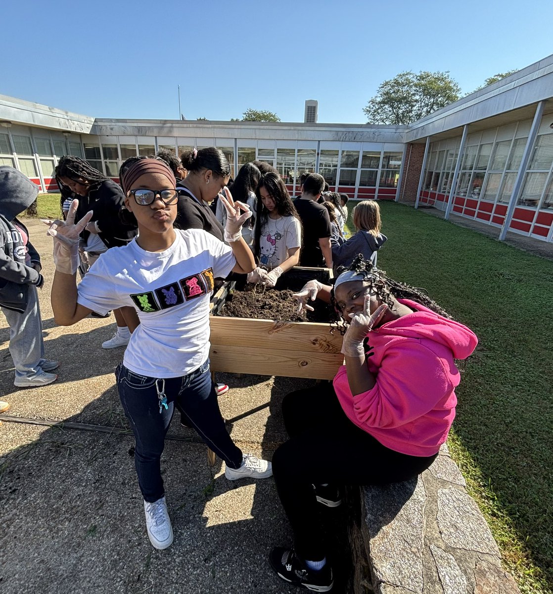 Lindsay Bugda tweet media