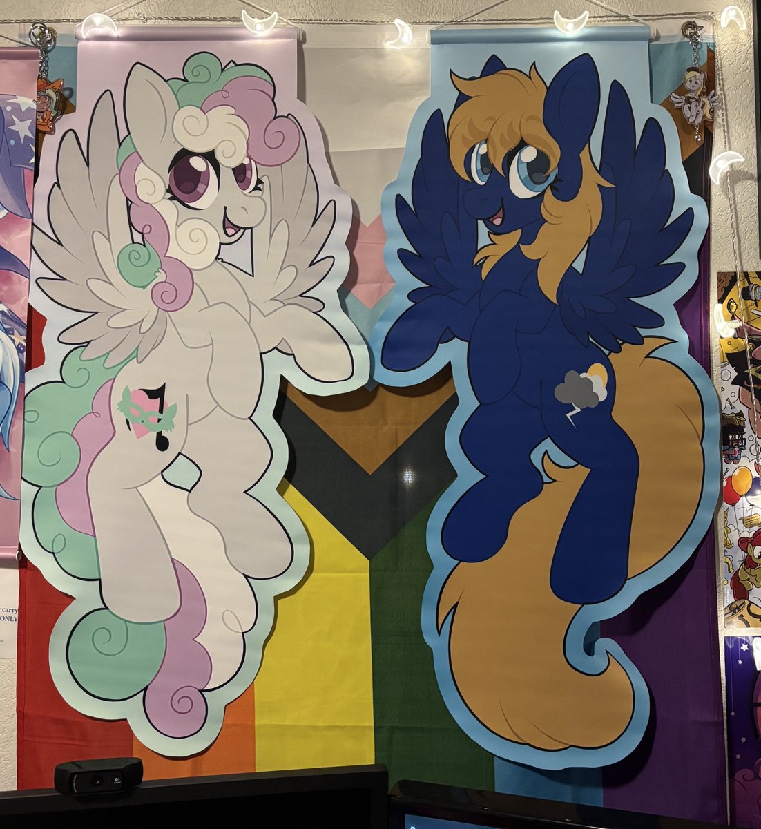 CloudyBirb's tweet image. YALL LOOK AT THESE CUSTOM BANNERS @SeasideChee MADE FOR MELODY AND I!!!!!!! These are some of the coolest things I’ve ever gotten tysm again ;w;