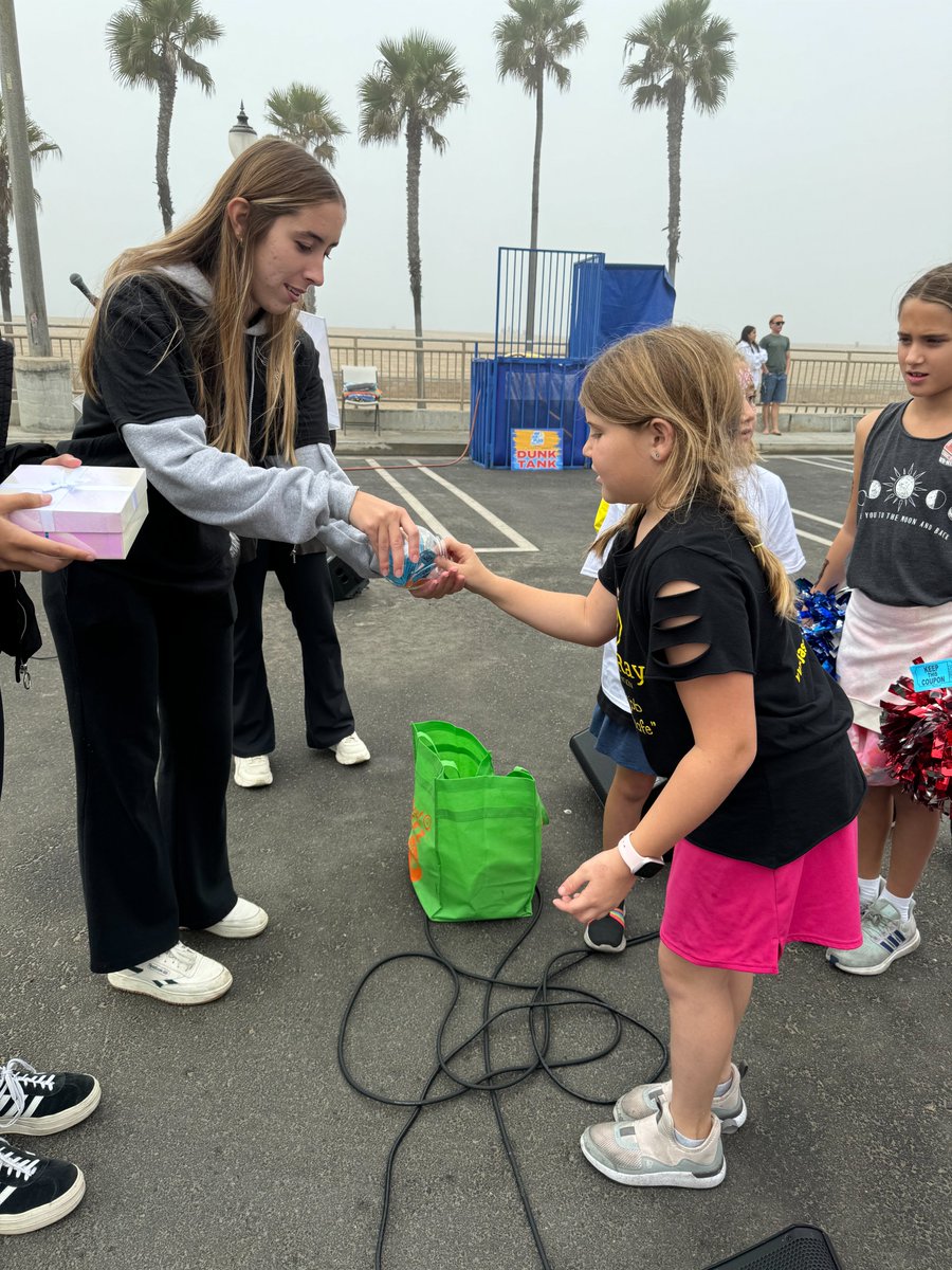 jasperrayorg's tweet image. Flashback Friday: Making Waves &amp;amp; Memories! Take a look back at last year’s Hop, Skip, and Splash 5K! Registration is NOW OPEN! Be part of the movement to protect kids from drowning.  Sign up today: runsignup.com/Race/CA/Huntin… #HopSkipAndSplash #FlashbackFriday #RaceWithPurpose