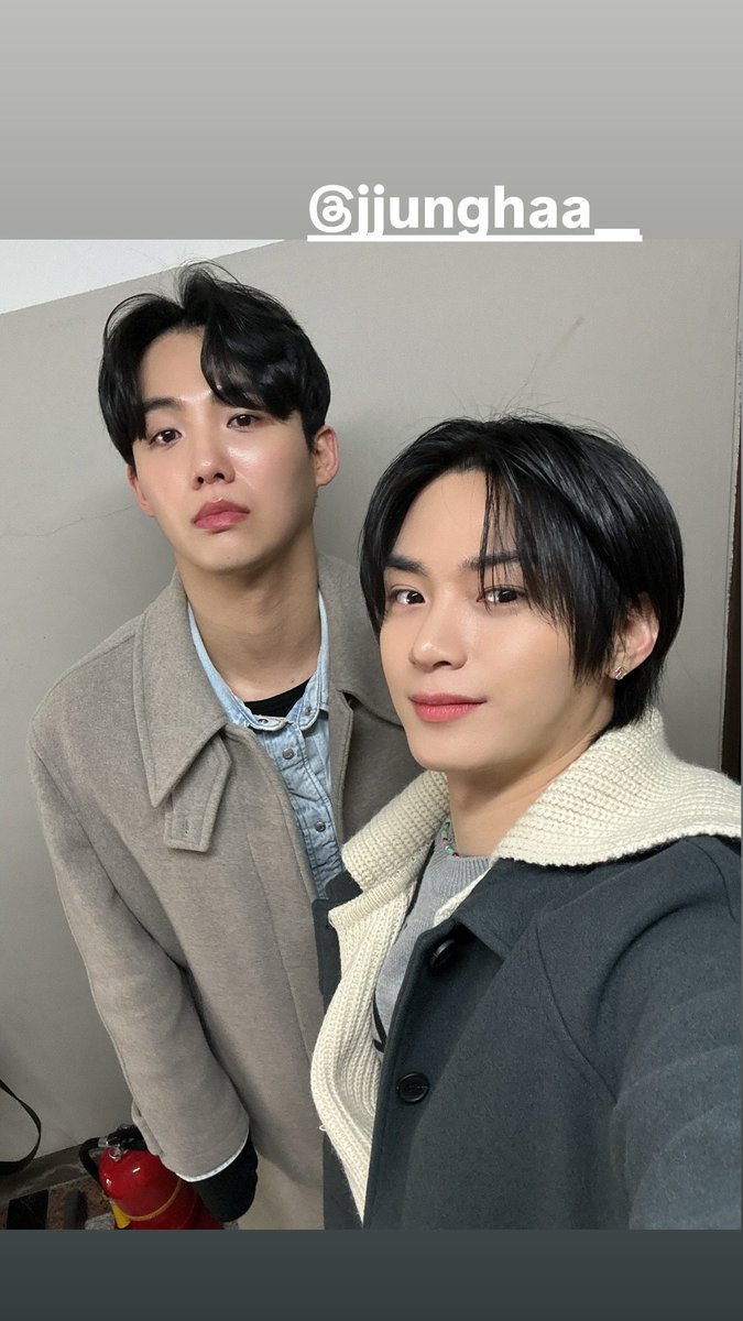 Atualização do Hangyeom na história da conta do Instagram @//0_1_gyeom

#HANGYEOM #한겸 #송한겸 #OMEGA_X #오메가엑스