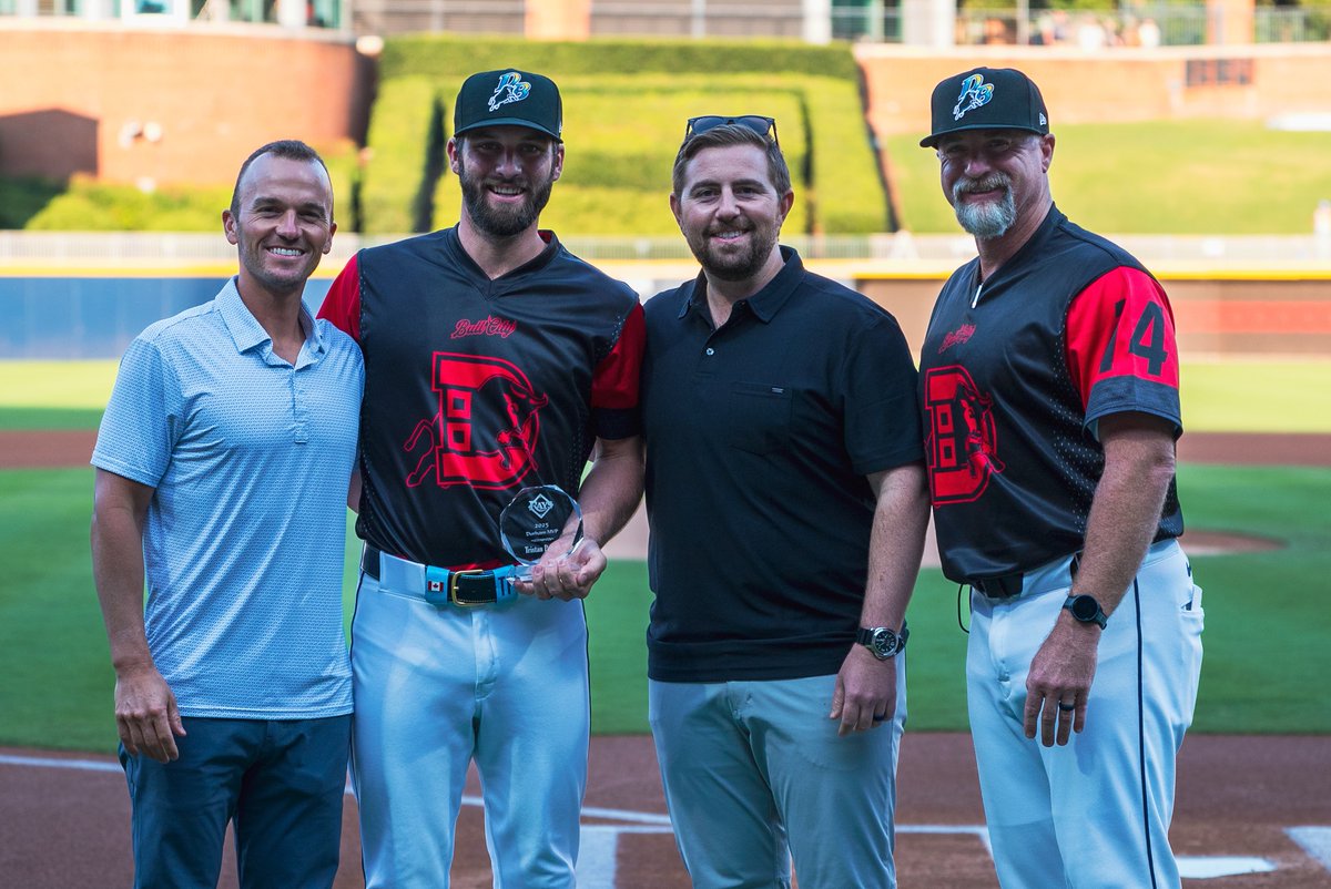 Before tonight’s game we honored our Rays Minor League Player Award recipients, including Durham MVP Tristan Peters

Congrats to him, as well as Rays Minor League Player of the Year Bob Seymour, and our Erik Walker Community Champion nominee Logan Workman!