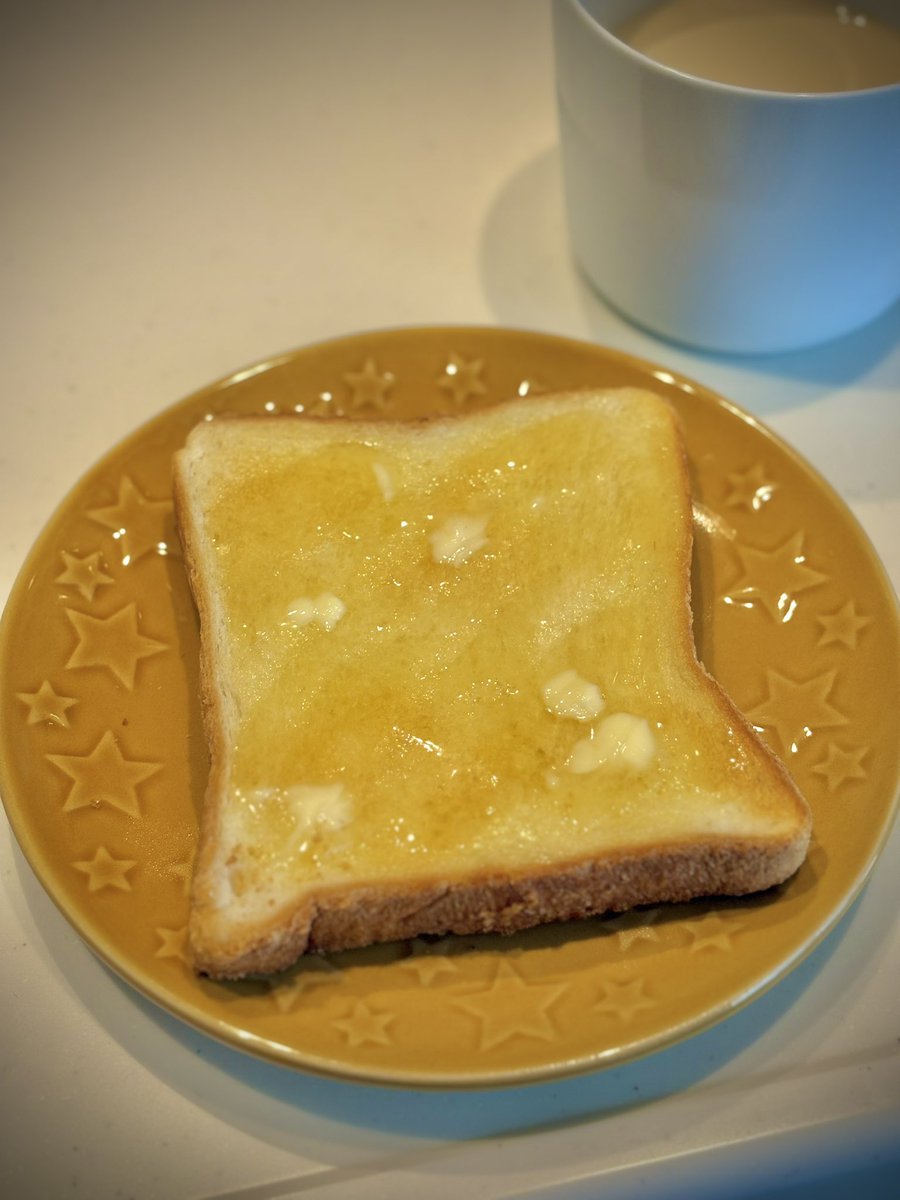 🍞+🧈+🍯=🤤
#ハニーバタートースト #田中養蜂場 
Special thanks <a href="/CHAMMER_VYANEN/">Masato Tanaka</a>